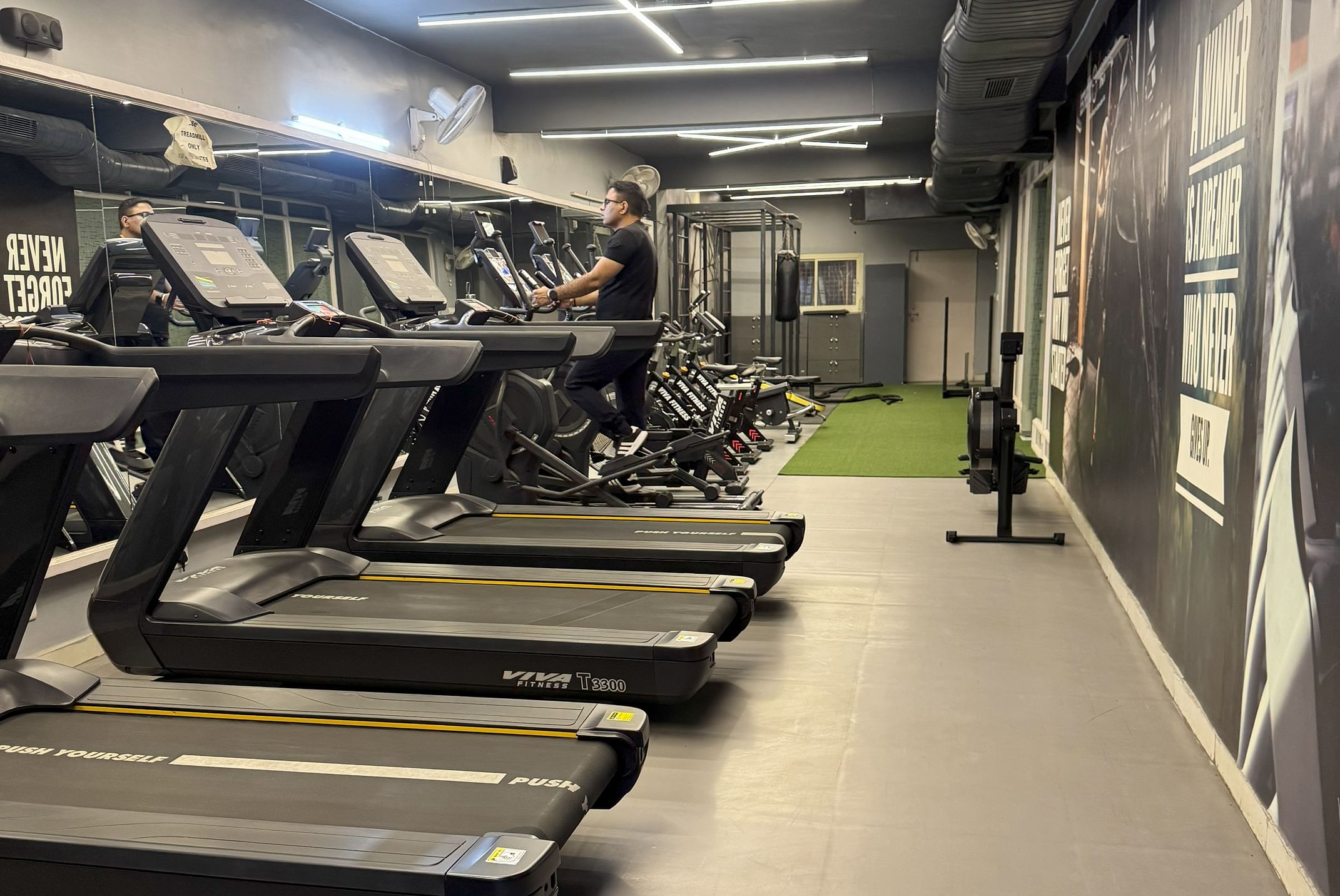 Aesthetic First Gym Om vihar