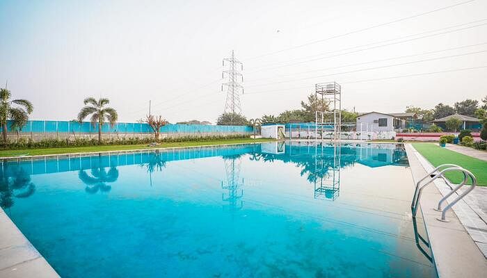 Mannat Park Swimming Pool Sector 59 Gurugram