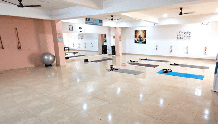 Alaknanda Yoga Centre Ek Murti Chowk